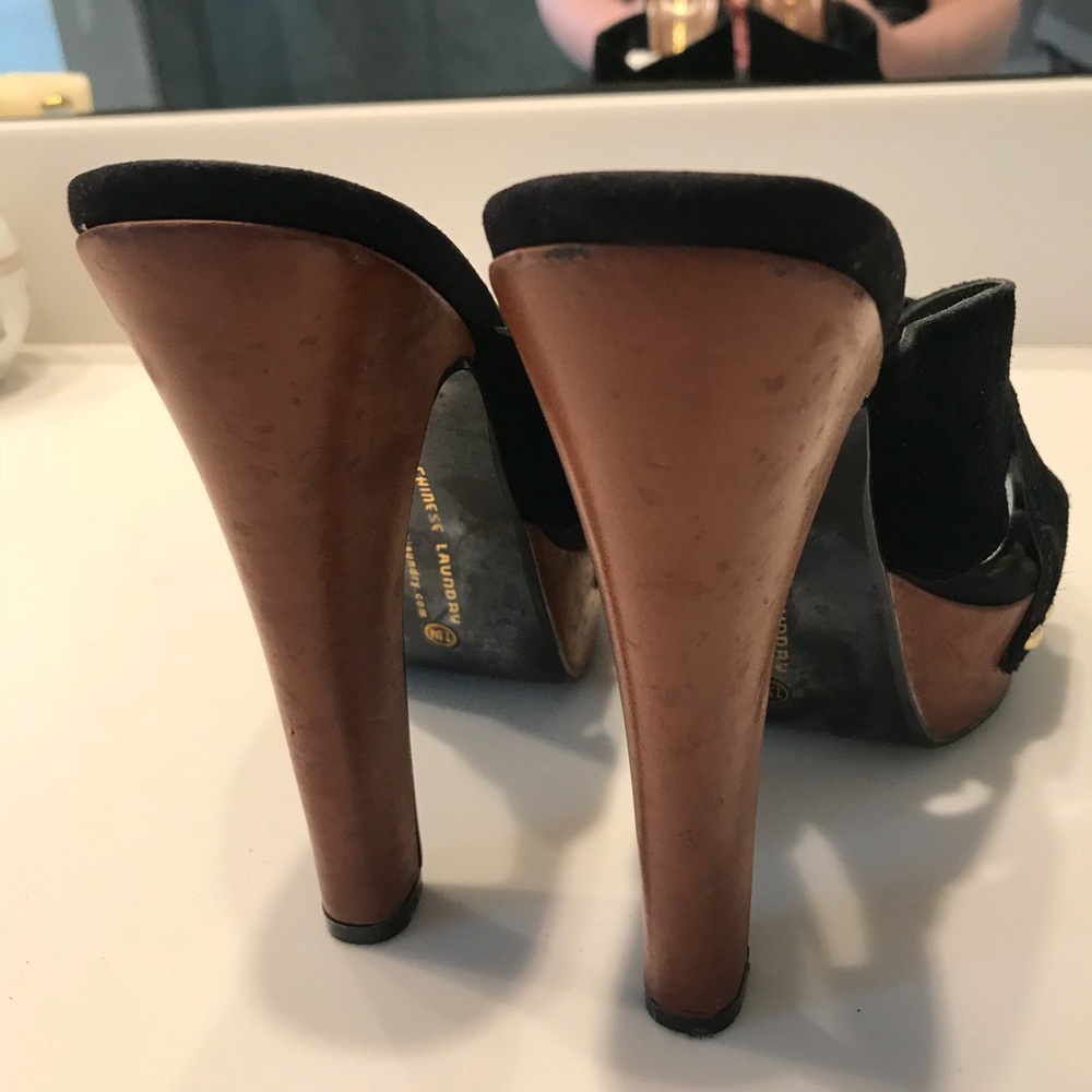 Chinese Laundry Black Suede Chunky Wooden Heel - Picture 4 of 6